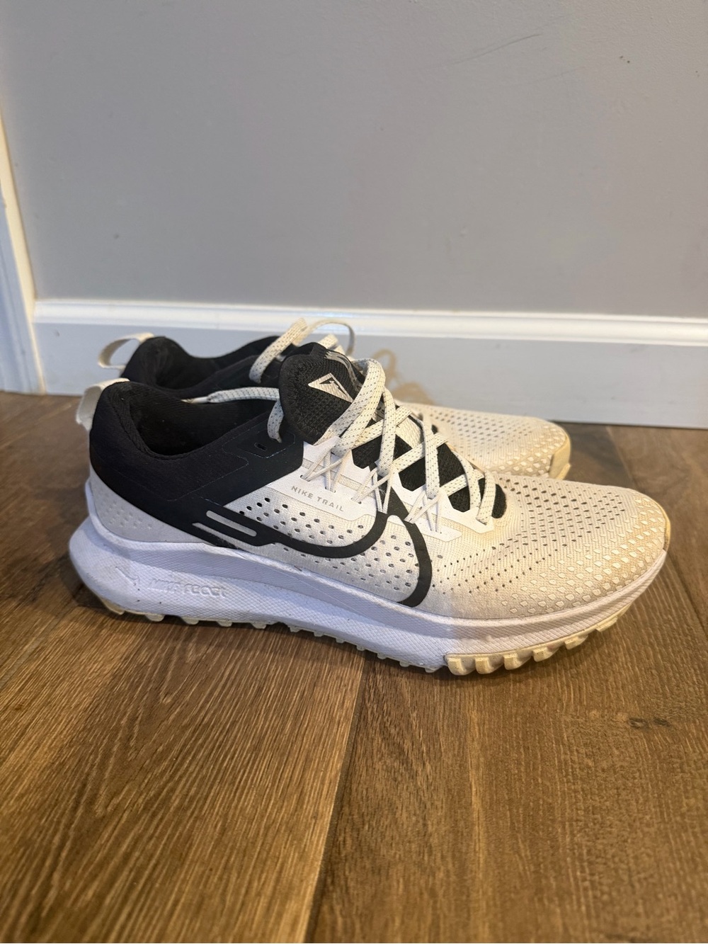 Nike White and Black Women's Trail Running Sneakers